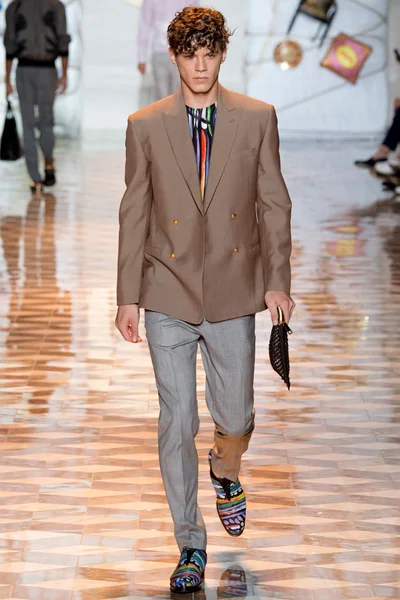 Look 34